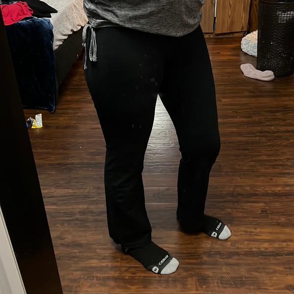 Black maternity pants - medium - Picture 2 of 3